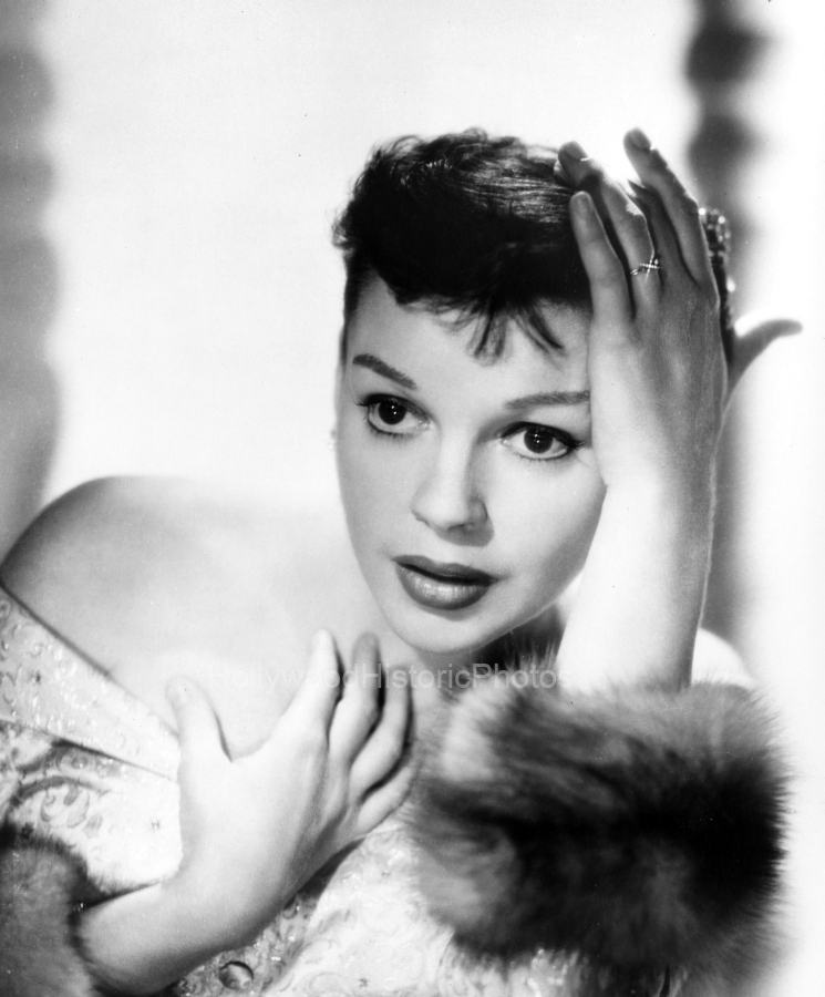 Judy Garland 1954  A Star is Born WM.jpg